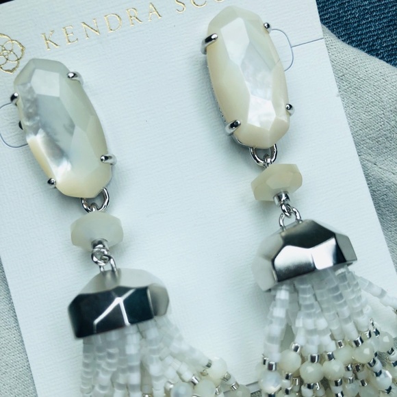 NWT Kendra Scott RARE & Retired Dove Earrings Pearl & Silver Perfect & GORGEOUS - Picture 4 of 7